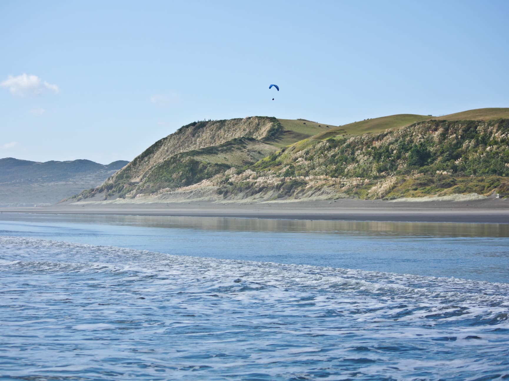 Raglan sand beach