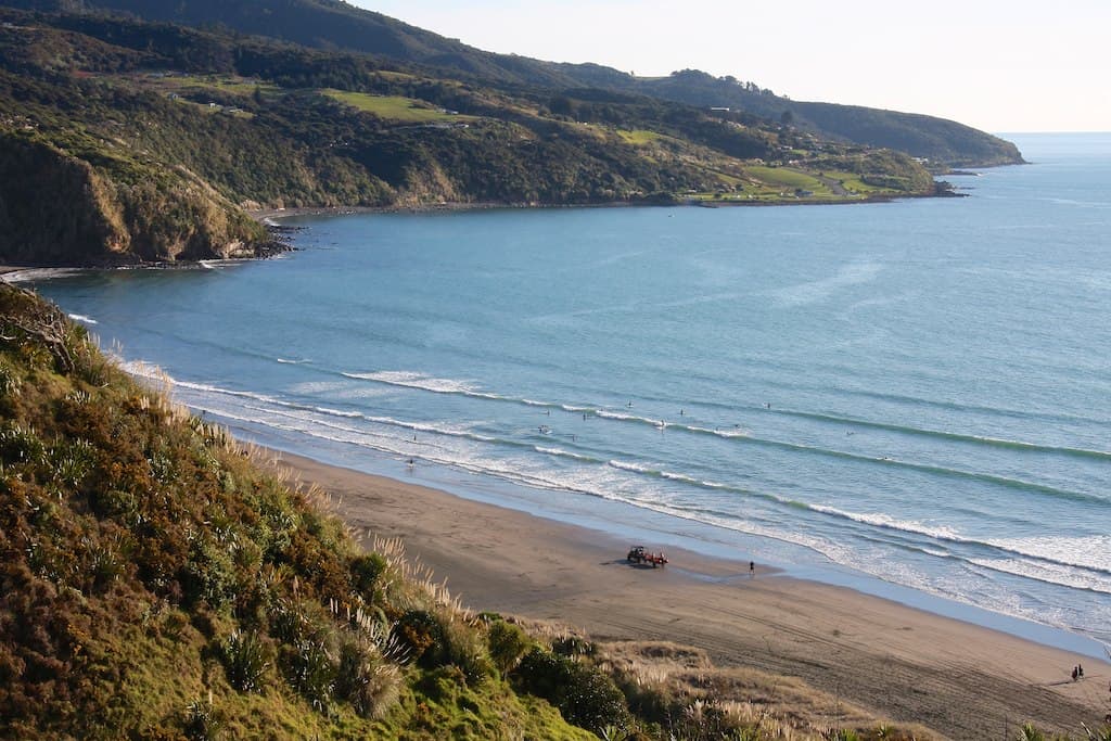 Raglan sand beach